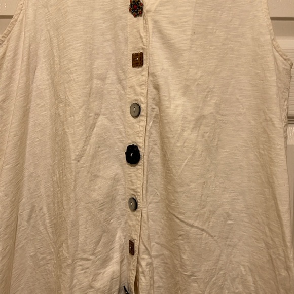 Soft Surroundings XL off white, button down asymmetrical sleeveless top. - Picture 3 of 4